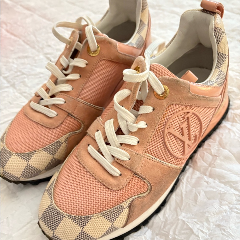 Louis Vuitton Peach and Gold Sneakers for Women - Picture 5 of 5